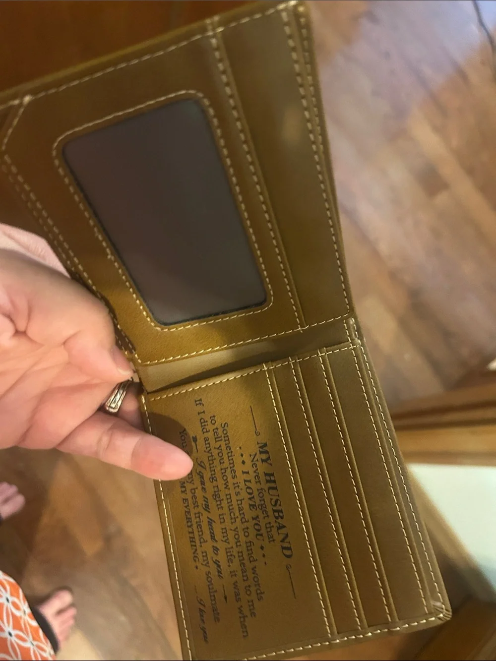 Men's Leather Bifold Wallet - Tan